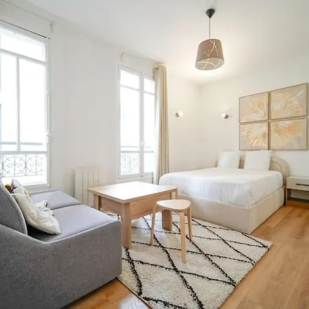 Studio Buttes-chaumont - Hautpoul - Iii *