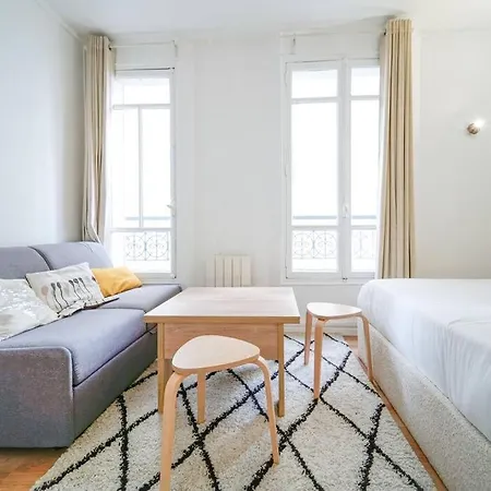 Studio Buttes-chaumont - Hautpoul - Iii